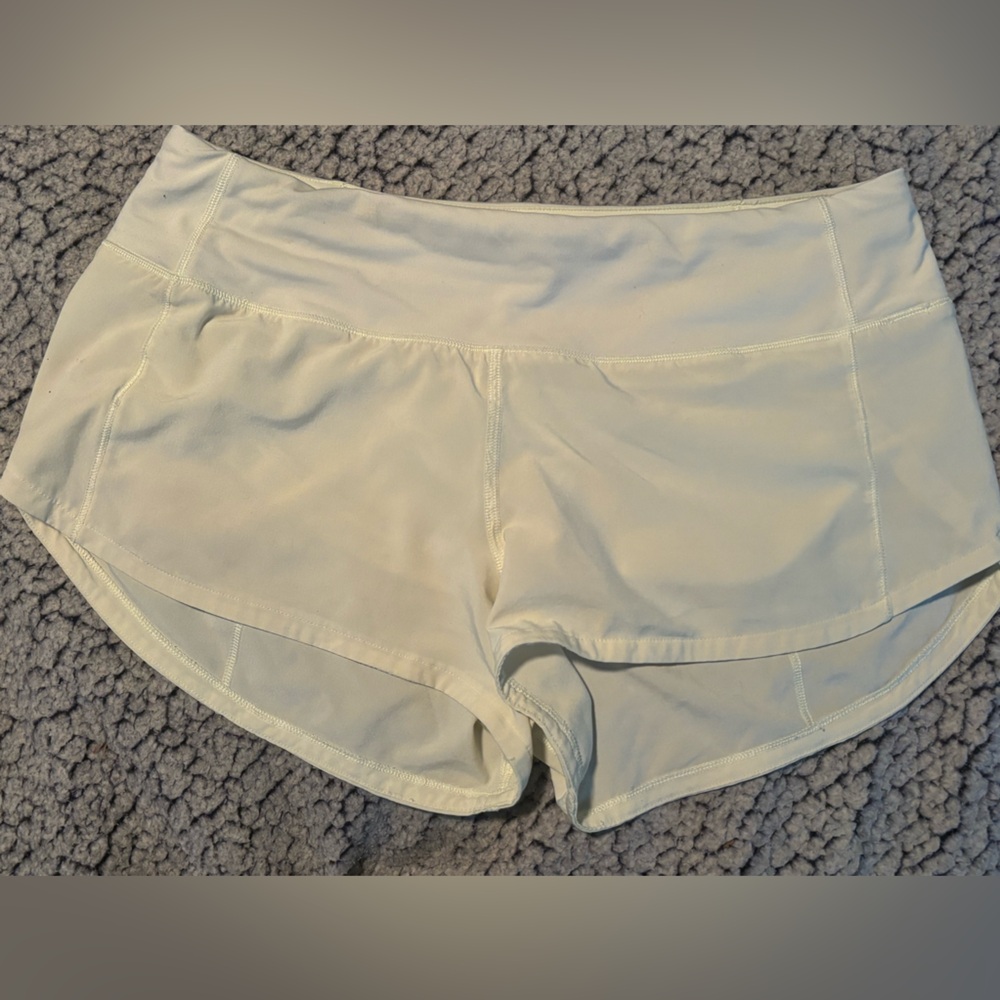 Lululemon Speed Up size 4 LR 2.5” inseam